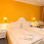 Готель Wittelsbacher Hof Swiss Quality 4*